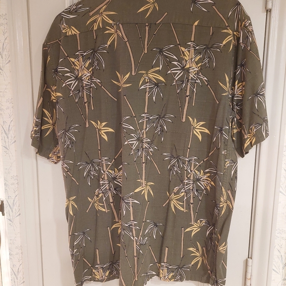 Green Bamboo XL Hawaiian Inspired Button Down Shirt - Picture 4 of 4